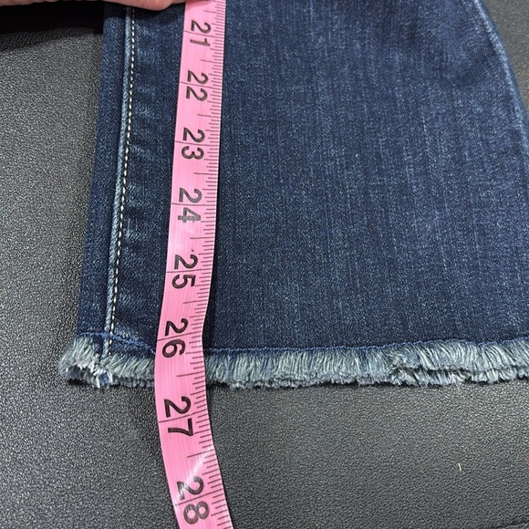 Seven7 Hayden Flare,High Rise,frayed hem,5 Pocket Belt Loop,zipper fly,sewn logo - Picture 6 of 9